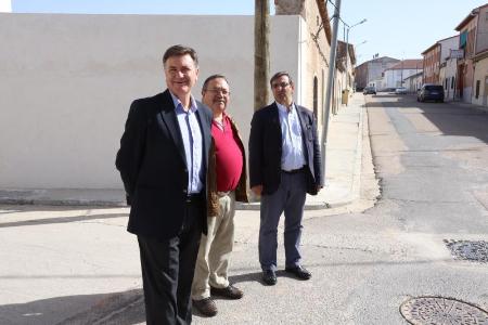 Imagen Rapariegos estrena la renovación de la calle Martín Muñoz gracias a la Ayuda Provincial