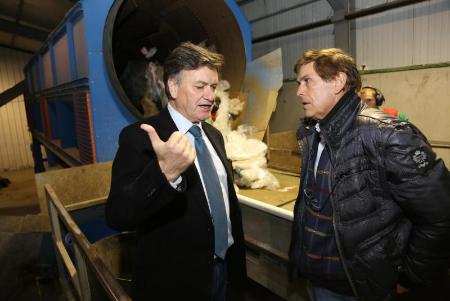 Imagen El presidente de la Diputación visita Plásticos Riaza