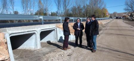 Imagen El Presidente de la Diputación comprueba el arreglo de la carretera de Hontanares tras las primeras lluvias