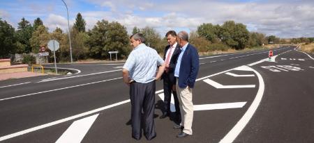Imagen La Diputación concluye el arreglo de la carretera de Trescasas a Torrecaballeros