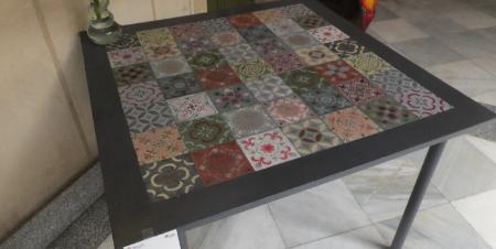 Imagen La pieza Mesa de mosaicos ha sido la ganadora del Concurso de las Aulas de Manualidades de la Diputación