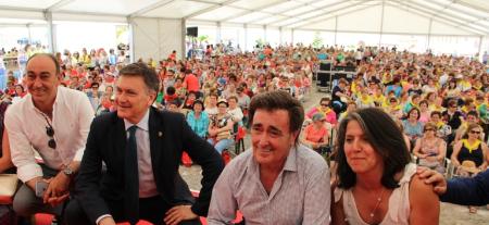 Imagen Casi 2.000 personas han participado en el Encuentro Provincial de Aulas Sociales y de Manualidades celebrado en Cuéllar