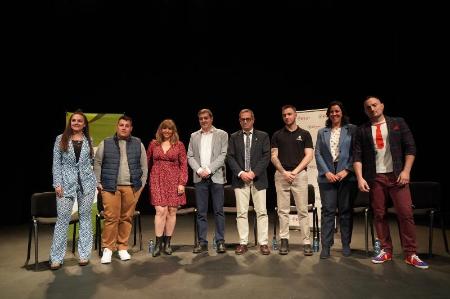 Imagen Cerca de 300 estudiantes de 4º de la ESO participan en el Encuentro de Inspiración Emprendedora organizado por la Diputación de Segovia y la Cámara de Comercio en el Teatro Juan Bravo
