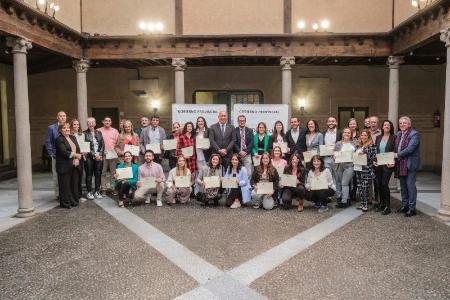 Imagen Veintiséis personas, la mayoría de ellas destinadas a los centros residenciales de la Diputación, toman posesión como nuevas funcionarias de la institución provincial